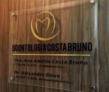 Placa - Odontologia Costa Bruno